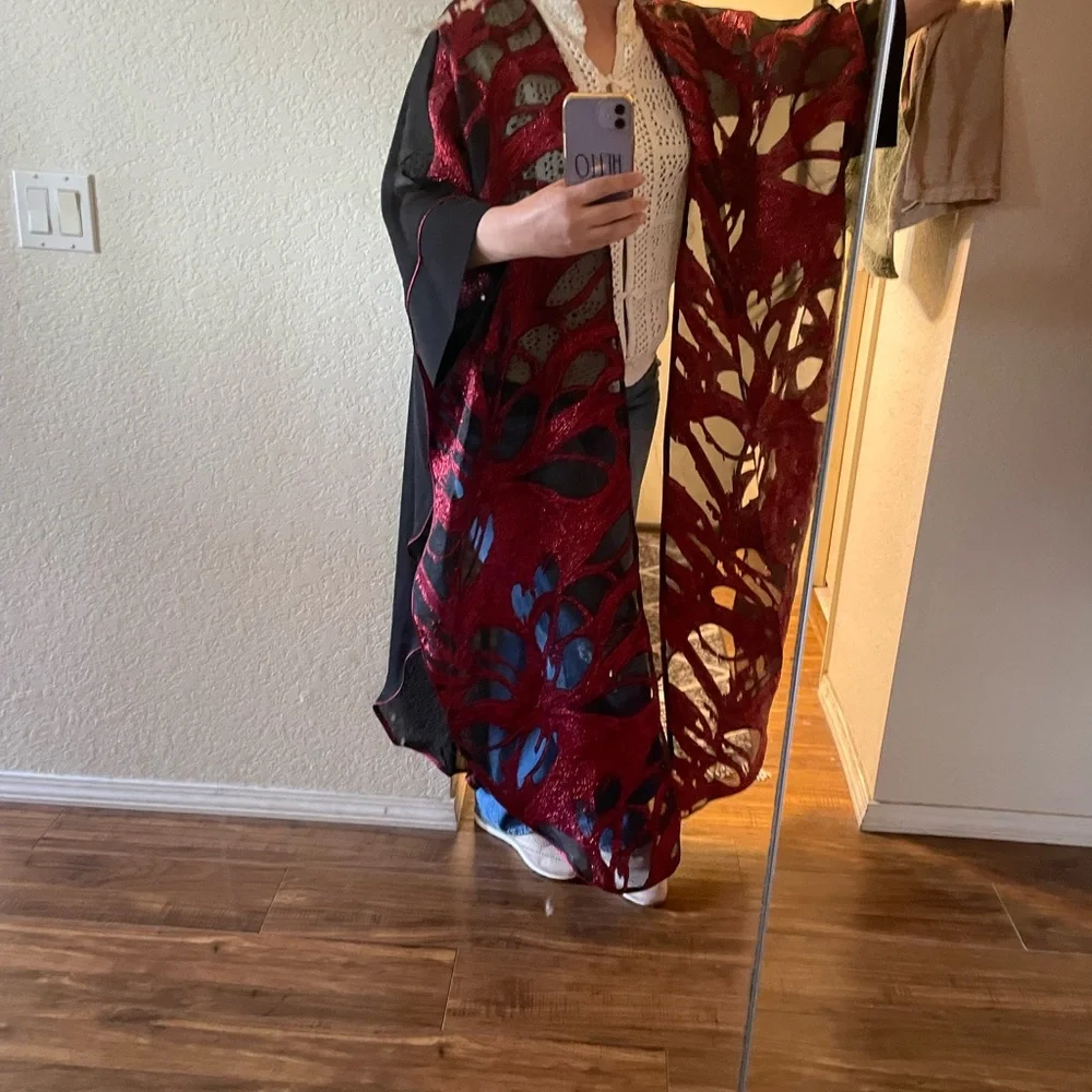 Red and Black Sheer Floral Kimono Wrap - Picture 4 of 9